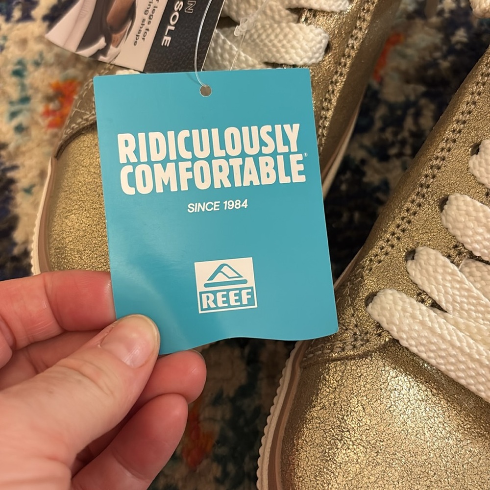 Shimmery gold Reef sneakers - Picture 10 of 10